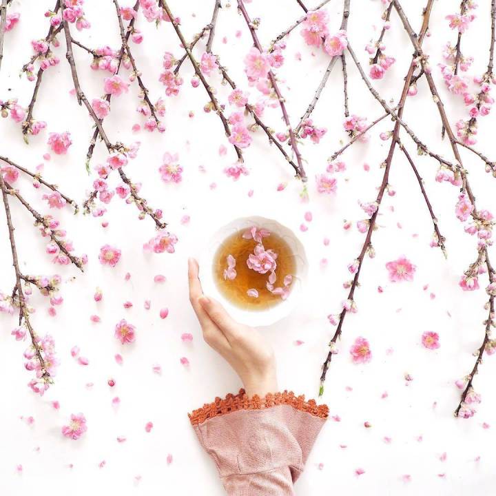 浙江和正常不一样的妹郑玮婷视频泄密 清纯文艺老年奶奶女神睡觉的地方上秒变超级不要脸的