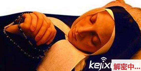 吹牛老爹Diddy的珍藏 50Cent前女友Daphne Joy与成人男星Sly Diggler和Diddy多人运动视频泄露